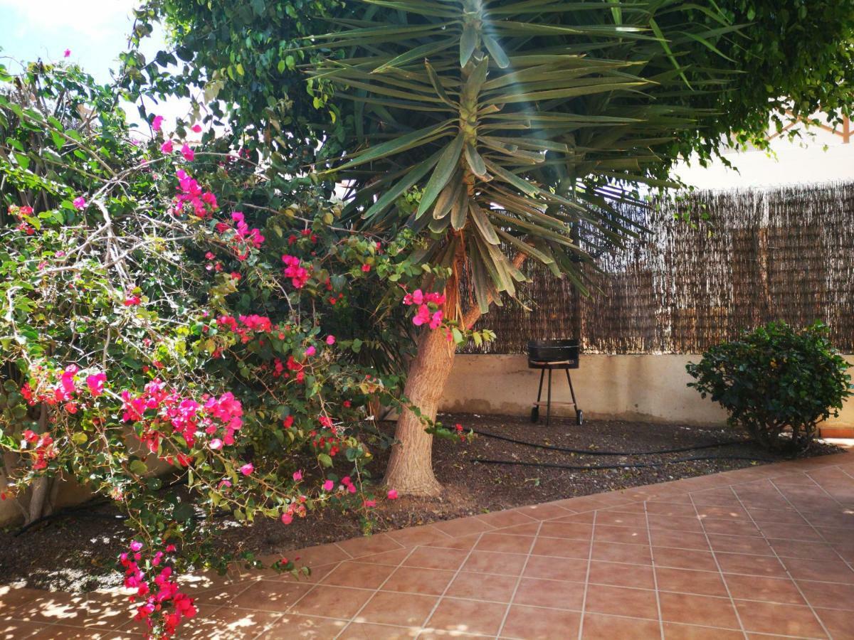 Casa Silencio, Villa With Terrace, Garden And Large Pool Area Corralejo Exterior photo